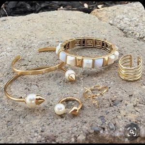 Stella & Dot Sawyer Stone Stretch Bracelet White